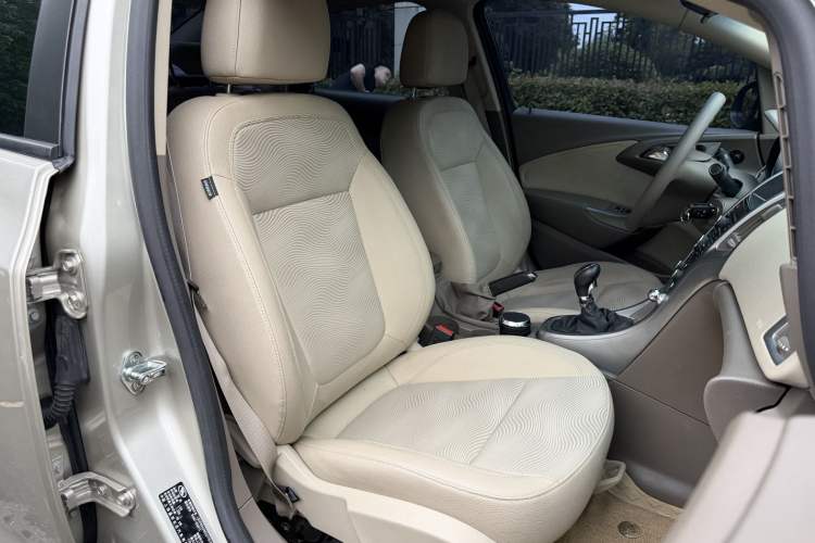 Used Buick GT 2013 GT 1.6L Manual Entry-Level Model Right Front Seat