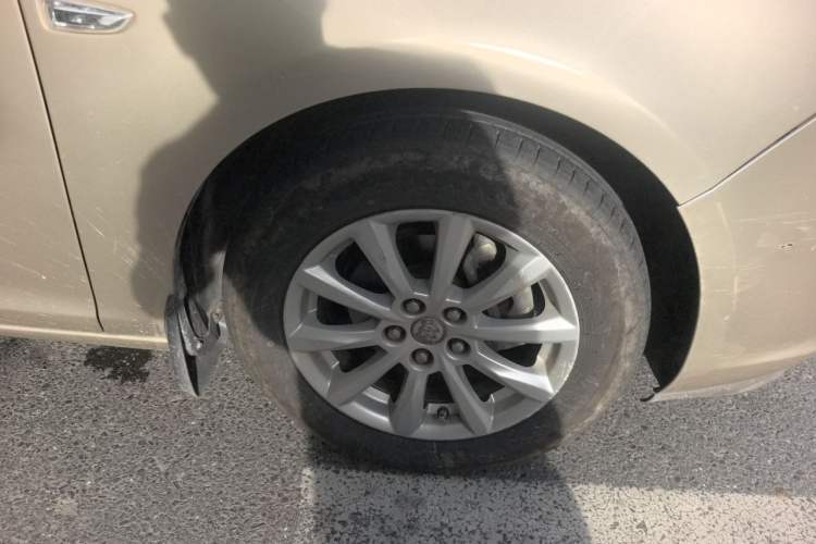 Used Buick GT 2013 GT 1.6L Automatic Fashion Edition Right Front Wheel Hub