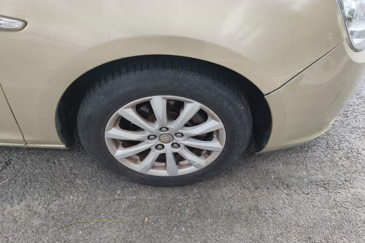 Used Buick GT 2013 GT 1.6L Automatic Fashion Edition Right Front Wheel Hub