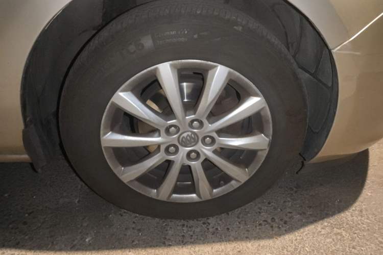 Used Buick GT 2013 GT 1.6L Automatic Fashion Edition Right Front Wheel Hub