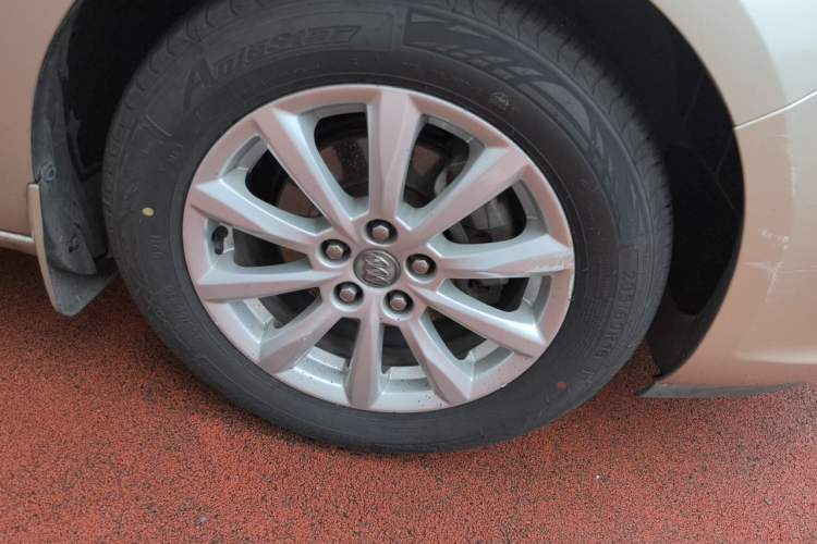 Used Buick GT 2013 GT 1.6L Manual Entry-Level Model Right Front Wheel Hub