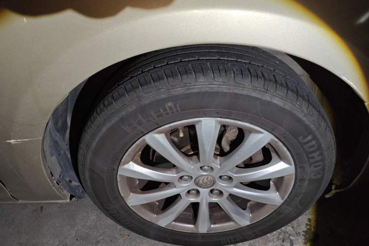 Used Buick GT 2013 GT 1.6L Automatic Fashion Edition Right Front Wheel Hub