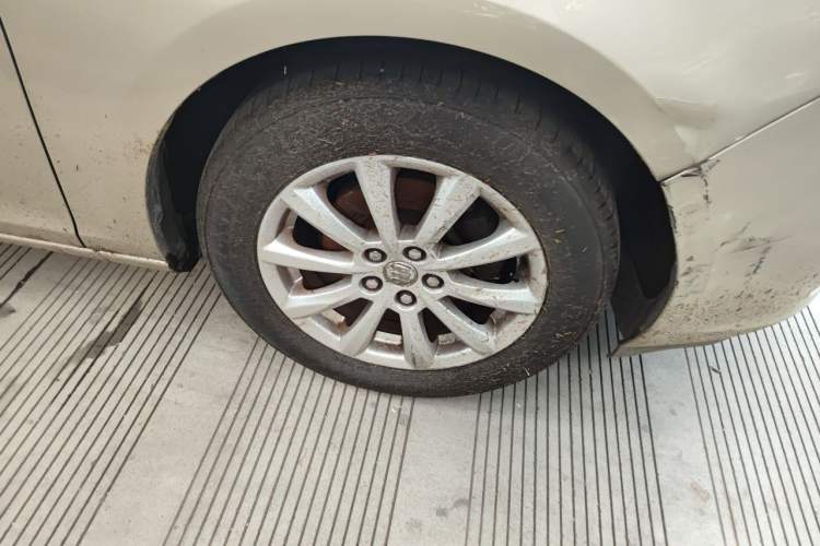 Used Buick GT 2013 GT 1.6L Manual Entry-Level Model Right Front Wheel Hub