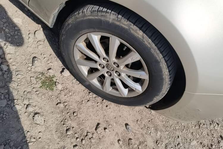 Used Buick GT 2013 GT 1.6L Manual Entry-Level Model Right Front Wheel Hub