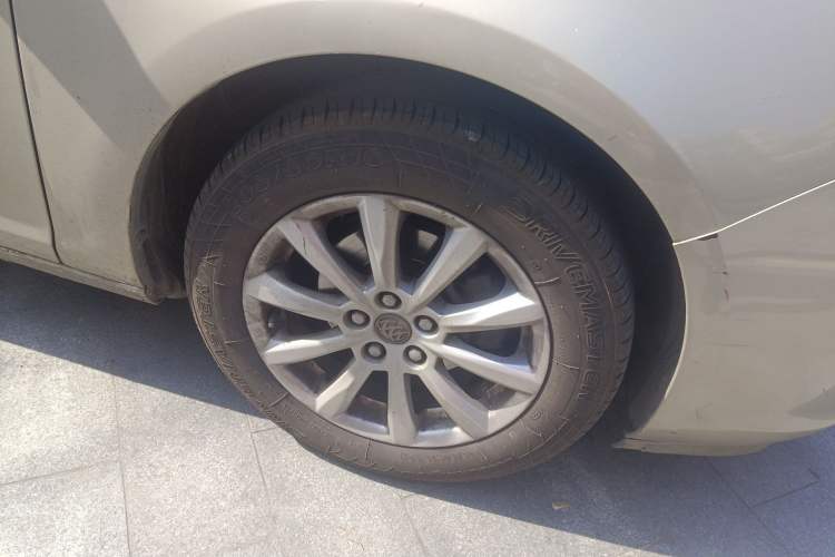 Used Buick GT 2013 GT 1.6L Automatic Fashion Edition Right Front Wheel Hub