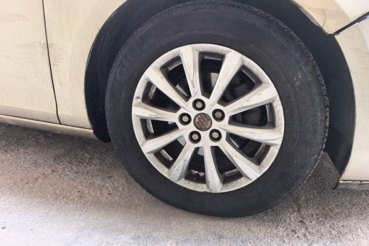 Used Buick GT 2013 GT 1.6L Automatic Fashion Edition Right Front Wheel Hub