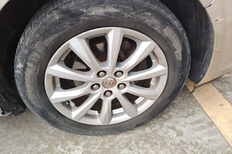 Used Buick GT 2013 GT 1.6L Manual Entry-Level Model Right Front Wheel Hub