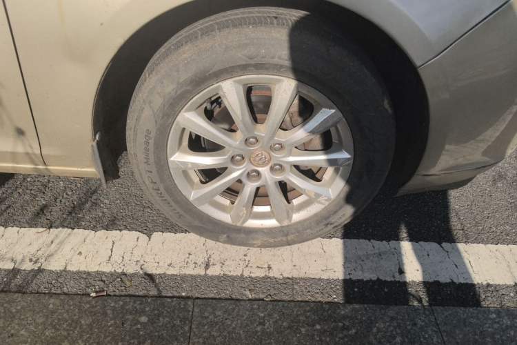 Used Buick GT 2013 GT 1.6L Automatic Fashion Edition Right Front Wheel Hub