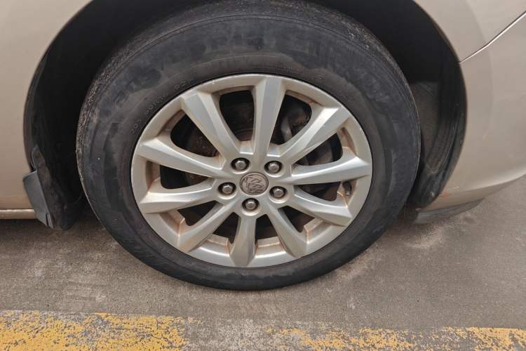 Used Buick GT 2013 GT 1.6L Manual Entry-Level Model Right Front Wheel Hub