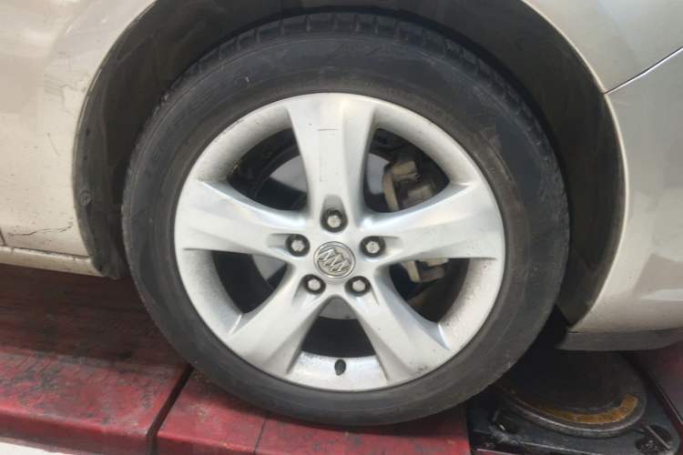 Used Buick GT 2013 GT 1.6L Automatic Fashion Edition Right Front Wheel Hub