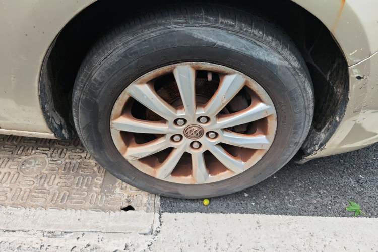 Used Buick GT 2013 GT 1.6L Automatic Fashion Edition Right Front Wheel Hub