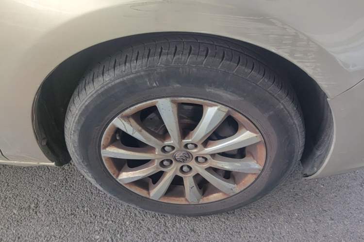 Used Buick GT 2013 GT 1.6L Manual Entry-Level Model Right Front Wheel Hub