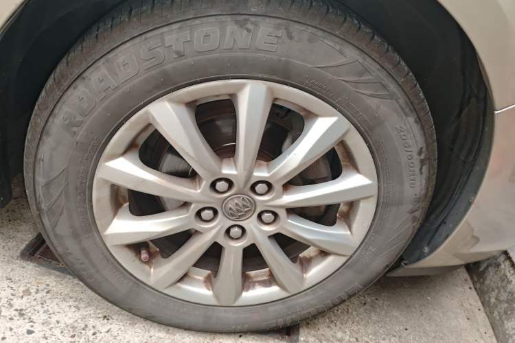 Used Buick GT 2013 GT 1.6L Automatic Fashion Edition Right Front Wheel Hub