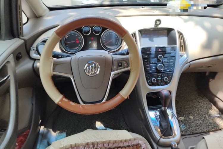 Used Buick GT 2013 GT 1.6L Automatic Fashion Edition Steering Wheel
