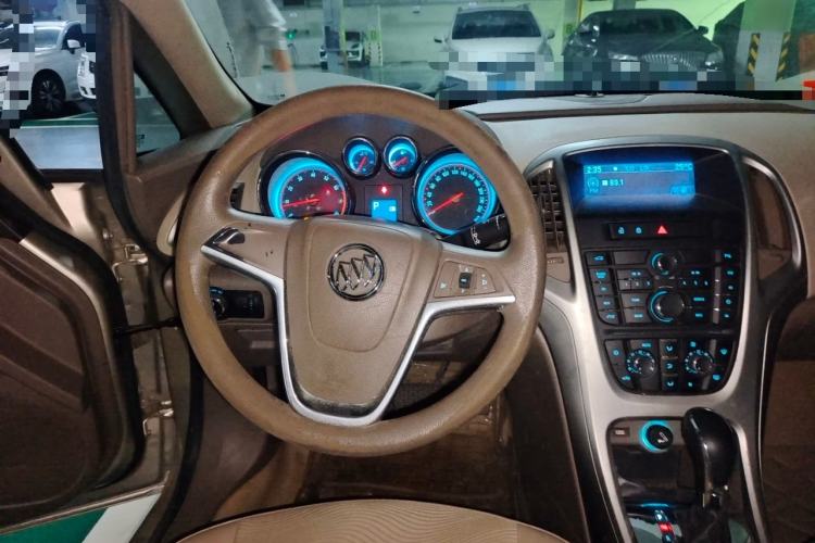 Used Buick GT 2013 GT 1.6L Automatic Fashion Edition Steering Wheel