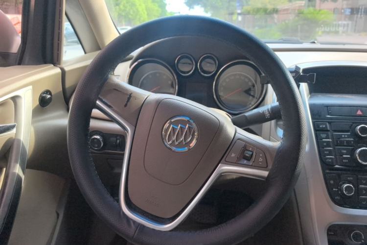 Used Buick GT 2013 GT 1.6L Automatic Fashion Edition Steering Wheel