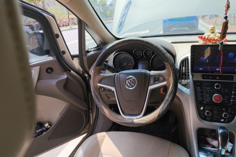 Used Buick GT 2013 GT 1.6L Automatic Fashion Edition Steering Wheel
