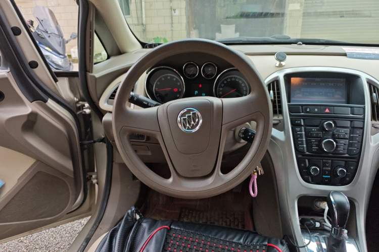 Used Buick GT 2013 GT 1.6L Automatic Comfort Edition Steering Wheel