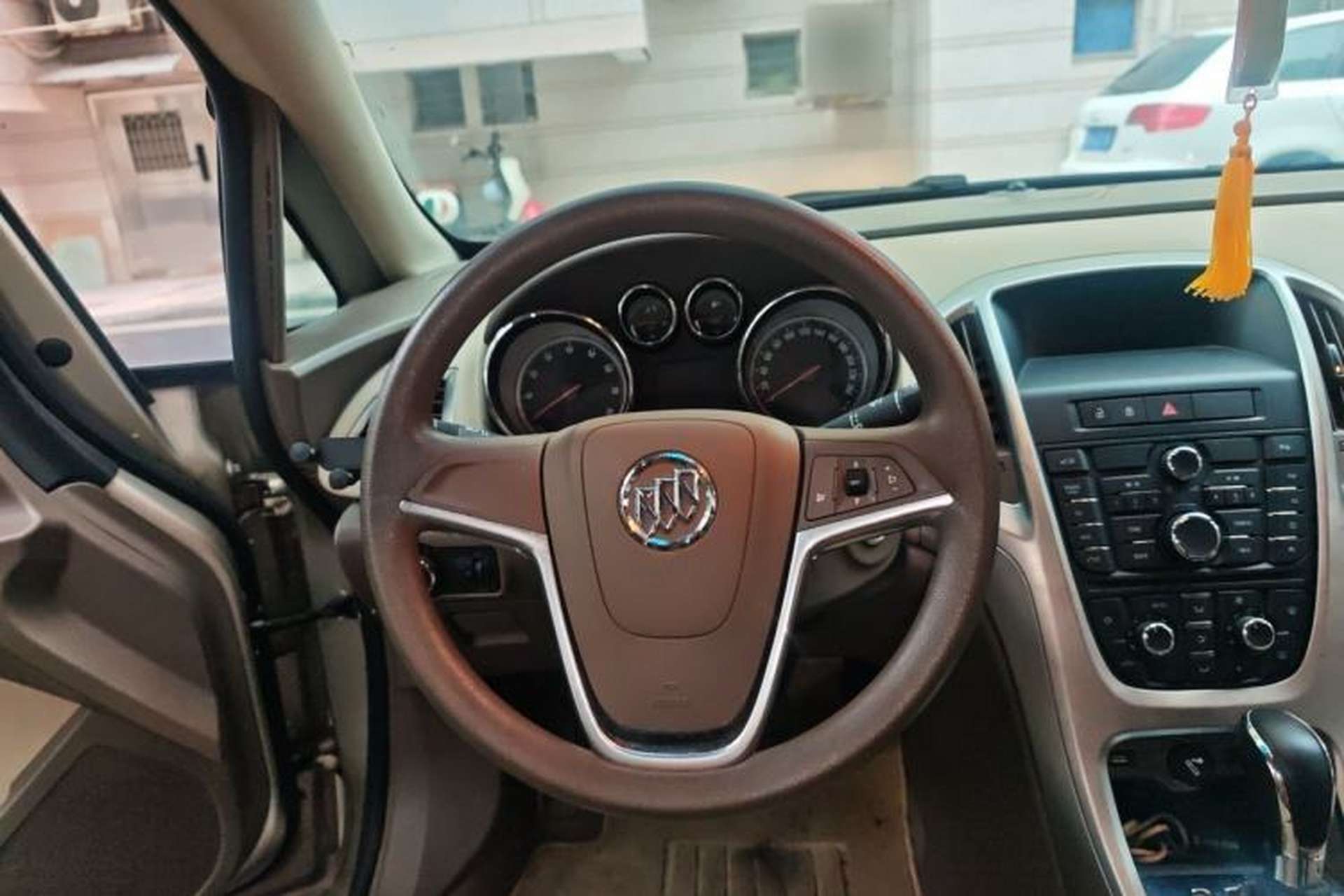 Used Buick GT 2013 GT 1.6L Automatic Comfort Edition Steering Wheel