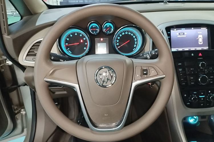 Used Buick GT 2013 GT 1.6L Automatic Fashion Edition Steering Wheel