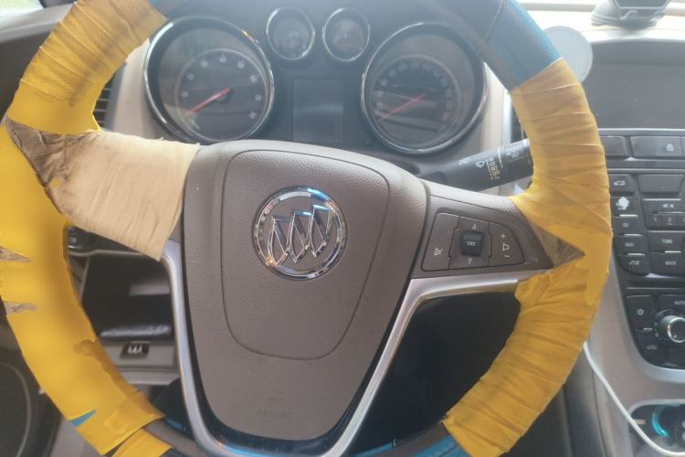 Used Buick GT 2013 GT 1.6L Automatic Fashion Edition Steering Wheel
