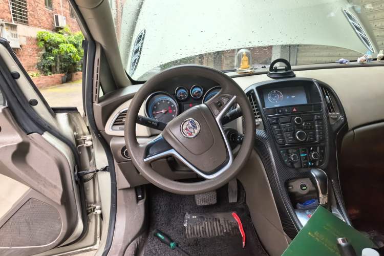 Used Buick GT 2013 GT 1.6L Automatic Fashion Edition Steering Wheel