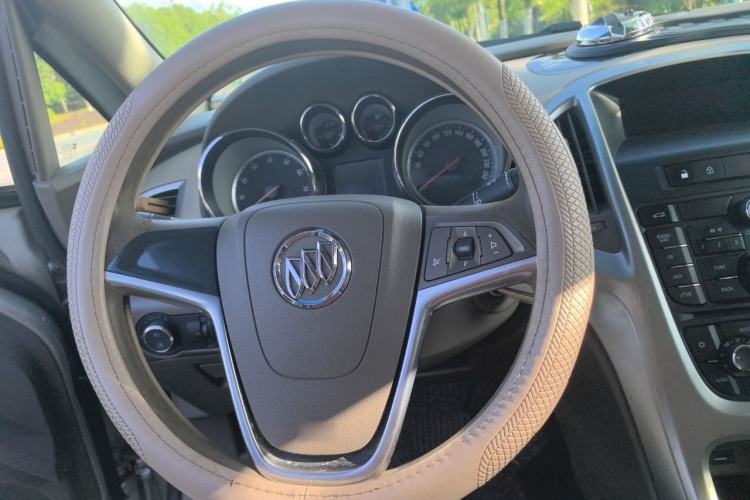 Used Buick GT 2013 GT 1.6L Automatic Fashion Edition Steering Wheel