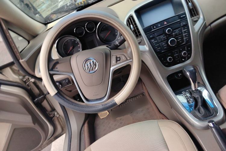 Used Buick GT 2013 GT 1.6L Automatic Fashion Edition Steering Wheel