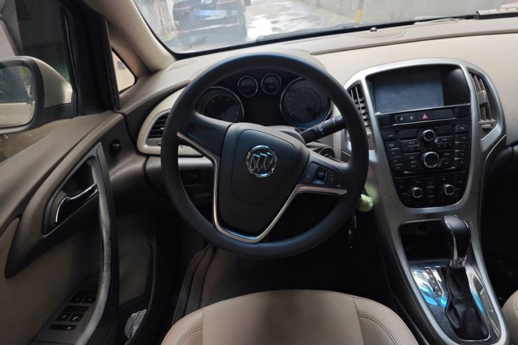 Used Buick GT 2013 GT 1.6L Automatic Fashion Edition Steering Wheel