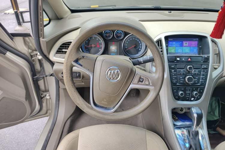 Used Buick GT 2013 GT 1.6L Automatic Fashion Edition Steering Wheel