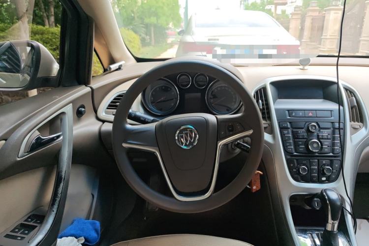 Used Buick GT 2013 GT 1.6L Automatic Fashion Edition Steering Wheel
