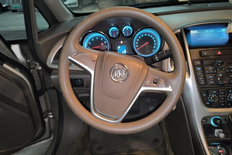 Used Buick GT 2013 GT 1.6L Automatic Fashion Edition Steering Wheel