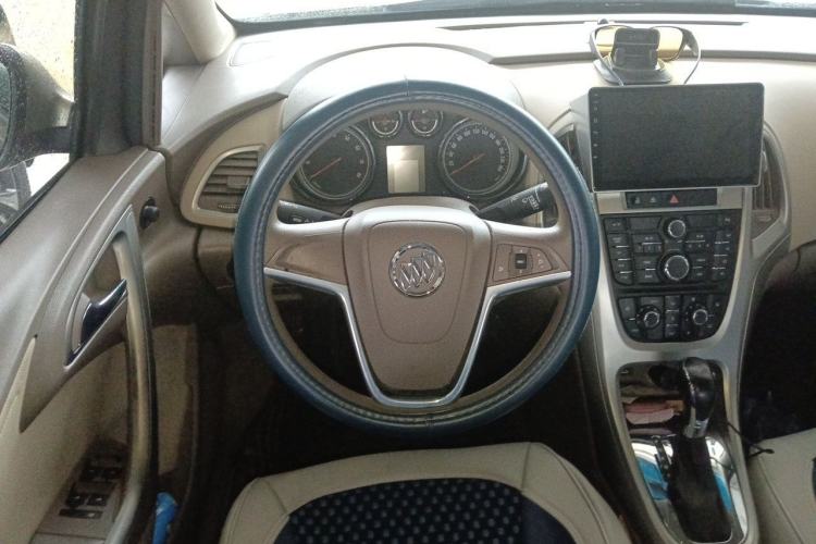 Used Buick GT 2013 GT 1.6L Automatic Fashion Edition Steering Wheel