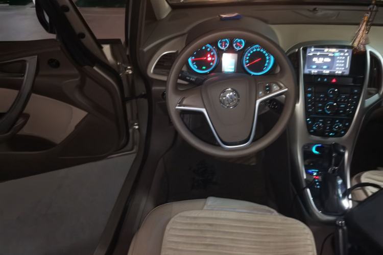Used Buick GT 2013 GT 1.6L Automatic Comfort Edition Steering Wheel