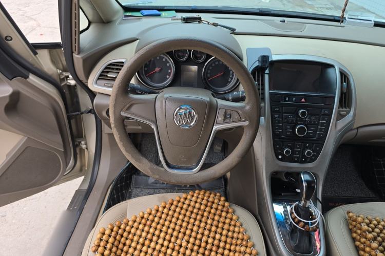 Used Buick GT 2013 GT 1.6L Automatic Fashion Edition Steering Wheel