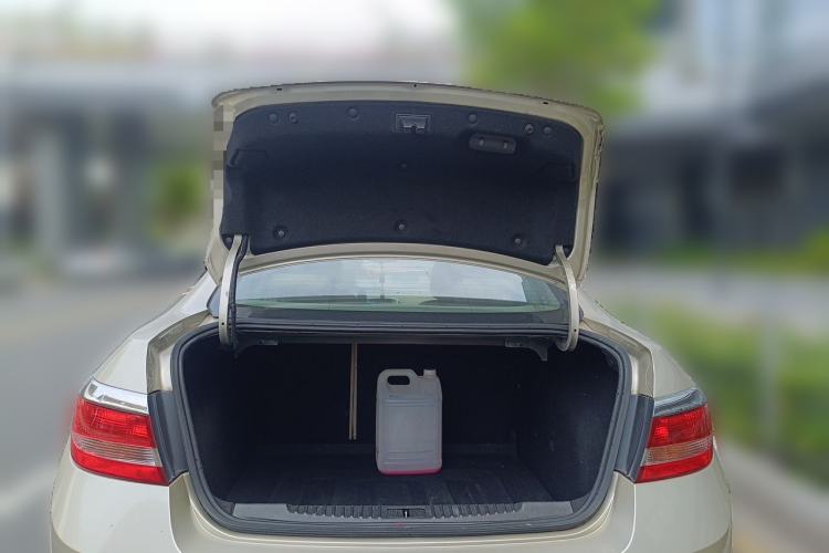 Used Buick GT 2013 GT 1.6L Manual Entry-Level Model Trunk