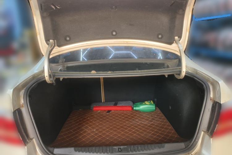 Used Buick GT 2013 GT 1.6L Automatic Fashion Edition Trunk