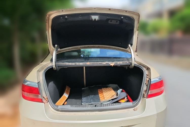 Used Buick GT 2013 GT 1.6L Automatic Fashion Edition Trunk