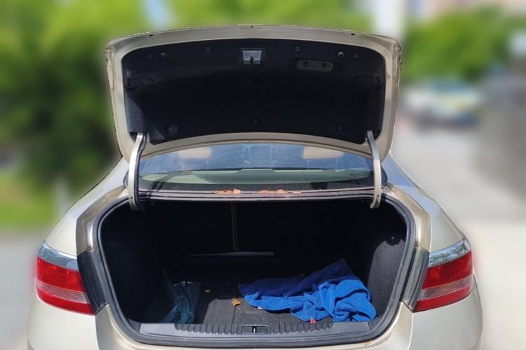 Used Buick GT 2013 GT 1.8L Automatic Fashion Edition Trunk