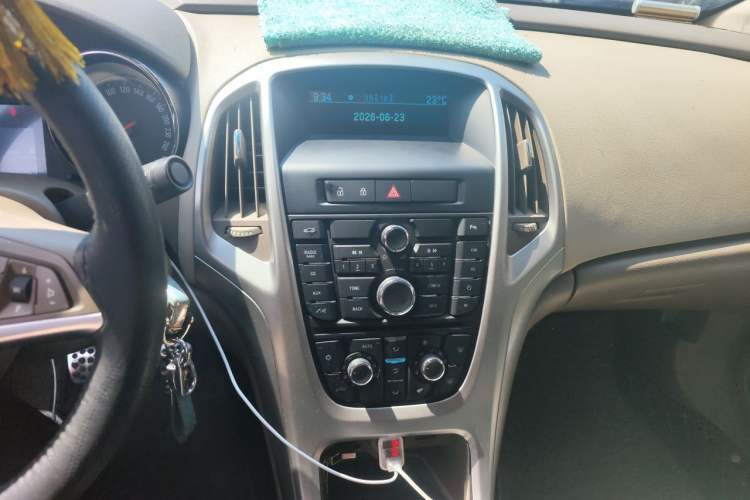 Used Buick GT 2014 XT 1.6L Manual Entry-Level Model Audio And AC Panel