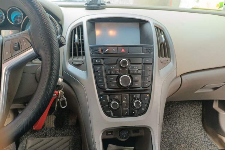 Used Buick GT 2014 XT 1.6L Manual Entry-Level Model Audio And AC Panel