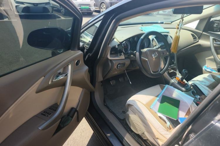 Used Buick GT 2014 XT 1.6L Manual Entry-Level Model Driver Seat