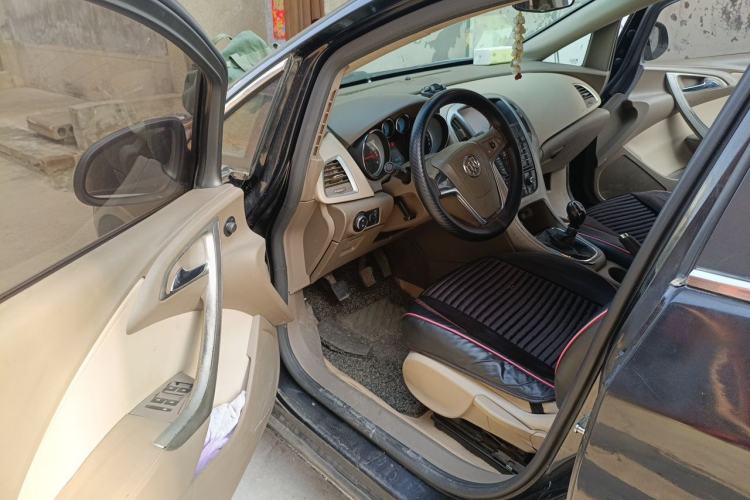 Used Buick GT 2014 XT 1.6L Manual Entry-Level Model Driver Seat
