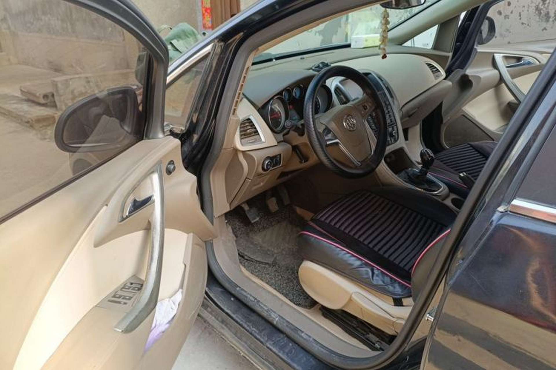 Used Buick GT 2014 XT 1.6L Manual Entry-Level Model Driver Seat