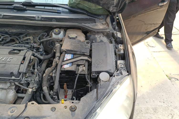 Used Buick GT 2014 XT 1.6L Manual Entry-Level Model Engine Bay Left