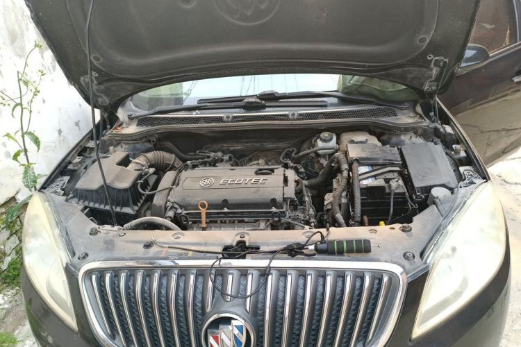 Used Buick GT 2014 XT 1.6L Manual Entry-Level Model Engine Bay