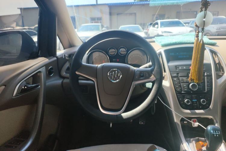 Used Buick GT 2014 XT 1.6L Manual Entry-Level Model Steering Wheel