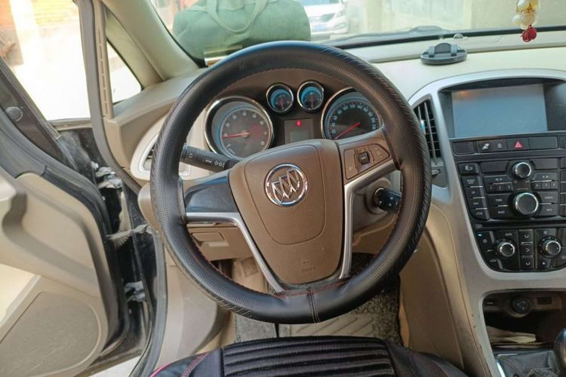 Used Buick GT 2014 XT 1.6L Manual Entry-Level Model Steering Wheel