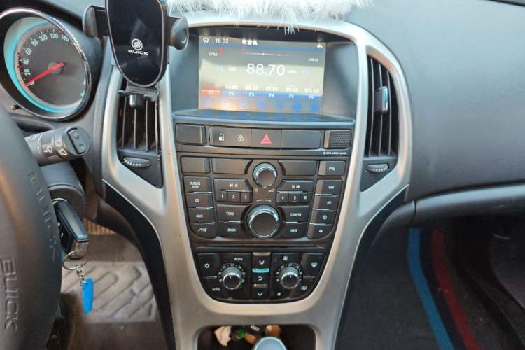 Used Buick GT 2014 XT 1.6L Automatic Fashion Edition Audio And AC Panel
