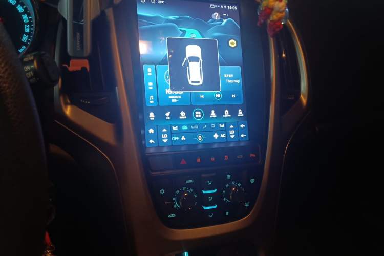 Used Buick GT 2014 XT 1.6L Automatic Fashion Edition Audio And AC Panel